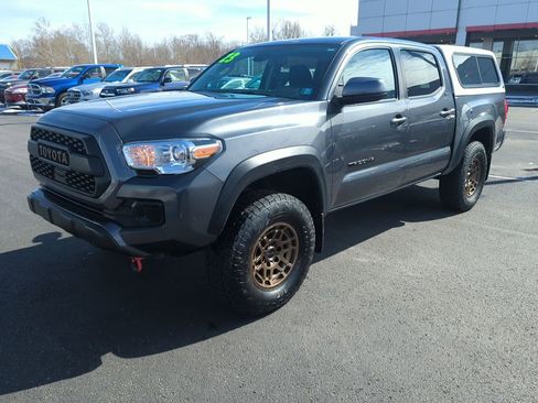 Used 2023 Toyota Tacoma 4x4 Double Cab w/ Trail Edition image 4