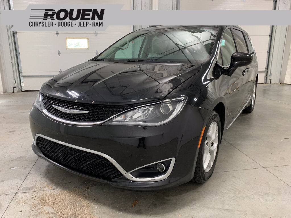 Used 2017 Chrysler Pacifica Touring-L Plus w/ Tire & Wheel Group FWD 360° Tour