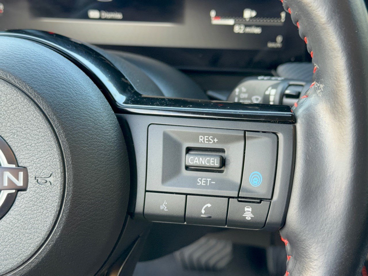 Used 2025 Nissan Kicks SR w/ SR Premium Package FWD image 19