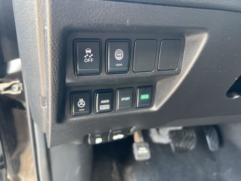 Used 2020 Nissan Rogue Sport SV w/ All-Weather Package image 51