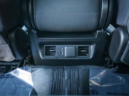 Used 2024 Chevrolet Silverado 2500 LT w/ Convenience Package image 32