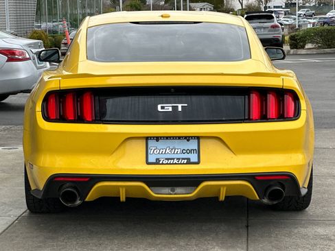 Used 2015 Ford Mustang GT Premium image 4