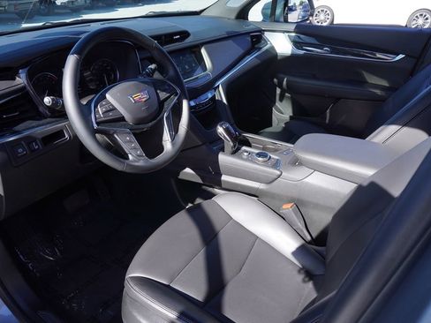 Certified 2025 Cadillac XT5 Premium Luxury image 17
