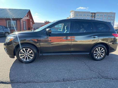 Used 2015 Nissan Pathfinder SV w/ Trailer Tow Package image 4