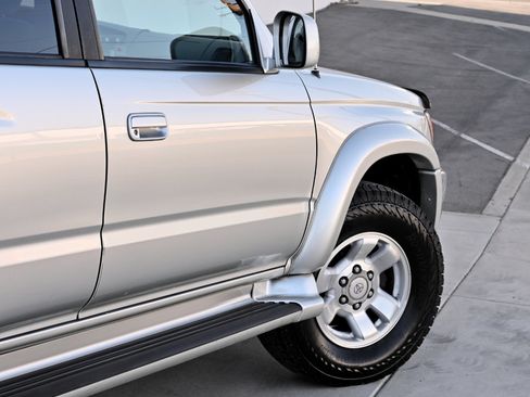 Used 2000 Toyota 4Runner SR5 AWD/4WD image 43