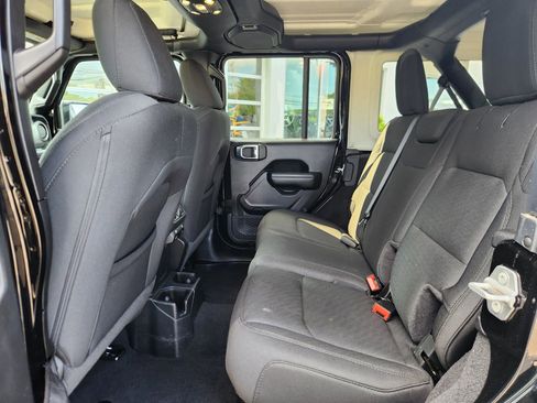 Used 2021 Jeep Wrangler Unlimited Sport image 38