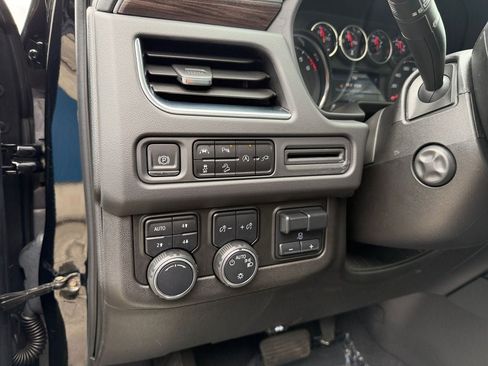 Used 2021 Chevrolet Tahoe Z71 w/ Z71 Signature Package AWD/4WD image 19