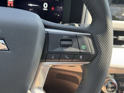 New 2025 Mitsubishi Outlander SE image 24