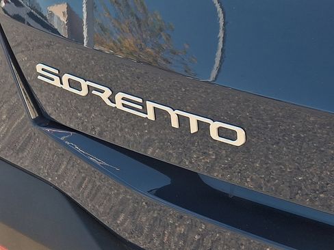 Used 2025 Kia Sorento S image 30