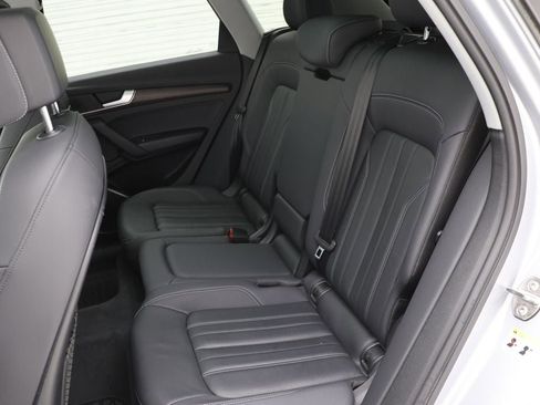 Used 2023 Audi Q5 2.0T Premium w/ Convenience Package AWD/4WD image 11