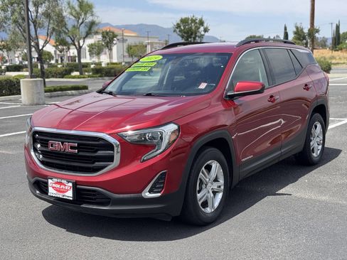 Used 2019 GMC Terrain SLE w/ Driver Convenience Package FWD image 2