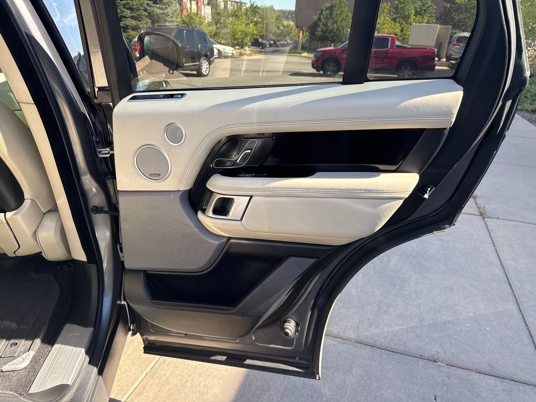 Used 2018 Land Rover Range Rover Supercharged AWD/4WD image 16