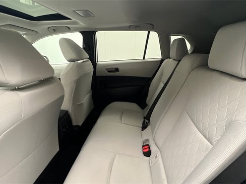 Certified 2022 Toyota Corolla Cross LE image 10