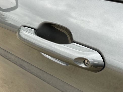 Used 2025 Ford Explorer Active w/ Active Comfort Package image 32