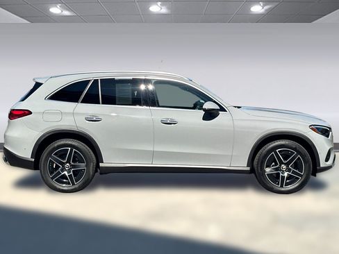 Certified 2026 Mercedes-Benz GLC 300 image 8