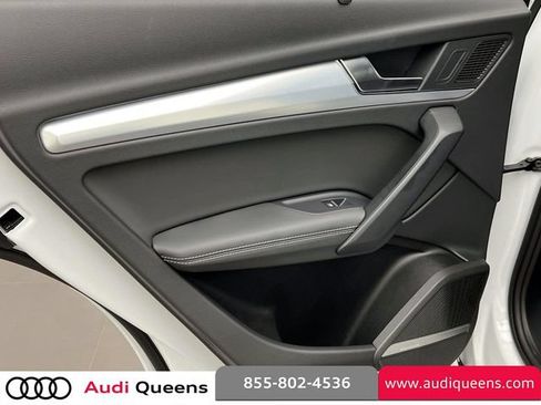 Used 2025 Audi Q5 2.0T Premium Plus w/ Premium Plus Package AWD/4WD image 11