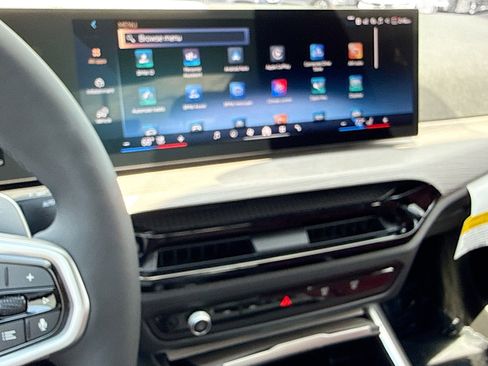 New 2026 BMW 330i Sedan w/ M Sport Package RWD image 28