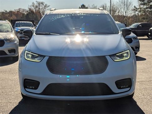 New 2026 Chrysler Pacifica Select image 3