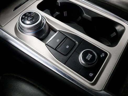 Certified 2022 Ford Explorer Platinum w/ Technology Package image 35