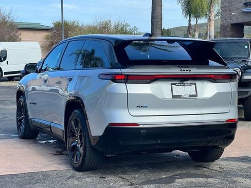 Used 2024 Jeep Wagoneer Launch Edition image 19