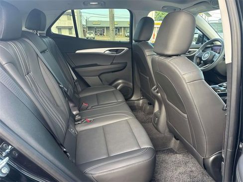 Certified 2025 Buick Envision Avenir image 12