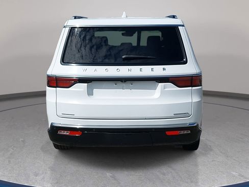 Used 2023 Jeep Wagoneer L Series II image 6