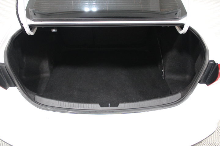 Used 2020 Chevrolet Malibu LT FWD image 13