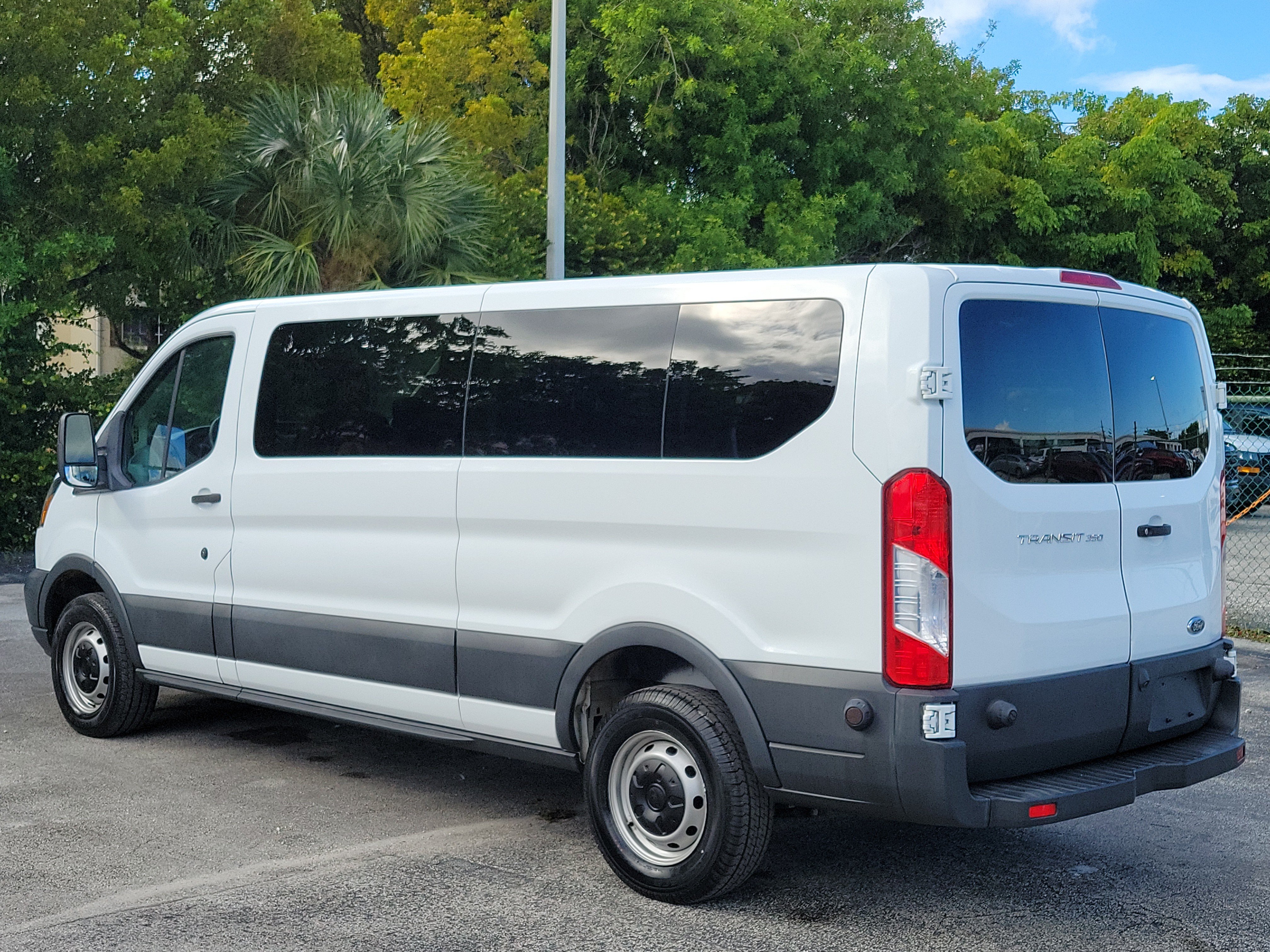 Used 2018 Ford Transit 350 XL RWD image 5