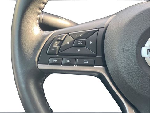 Used 2022 Nissan Sentra SV w/ Lighting Package image 16