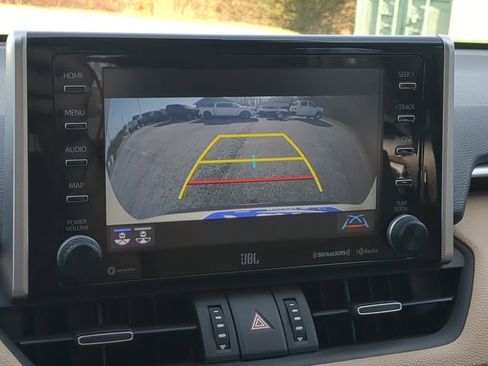 Used 2020 Toyota RAV4 Limited image 19