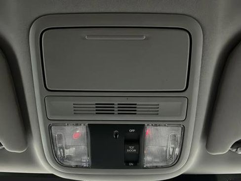 Used 2020 Honda Odyssey EX image 32