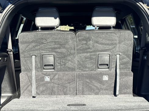 Used 2023 Jeep Grand Cherokee L Laredo image 31