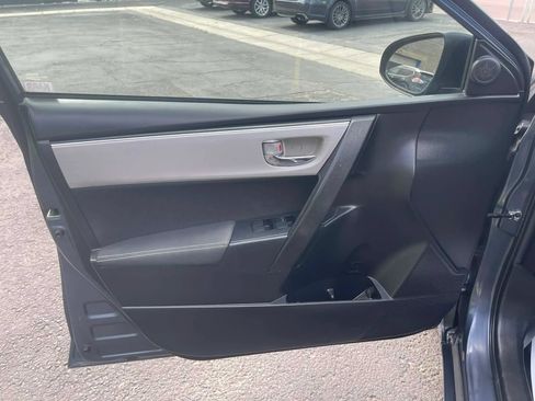 Used 2017 Toyota Corolla SE FWD image 11