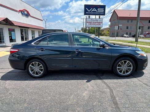 Used 2017 Toyota Camry SE FWD image 4