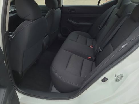 Certified 2025 Nissan Altima 2.5 SV FWD image 7