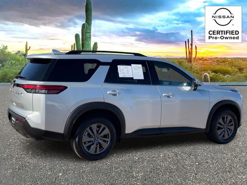 Certified 2024 Nissan Pathfinder SV image 8
