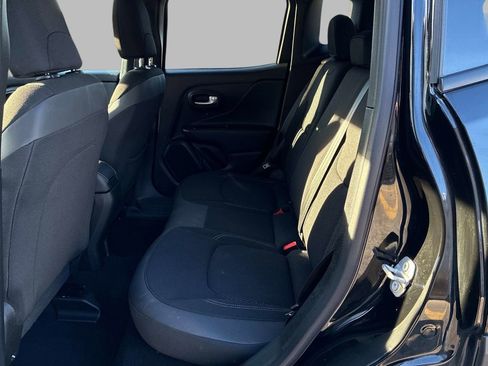 Used 2023 Jeep Renegade Latitude w/ Premium Group AWD/4WD image 13