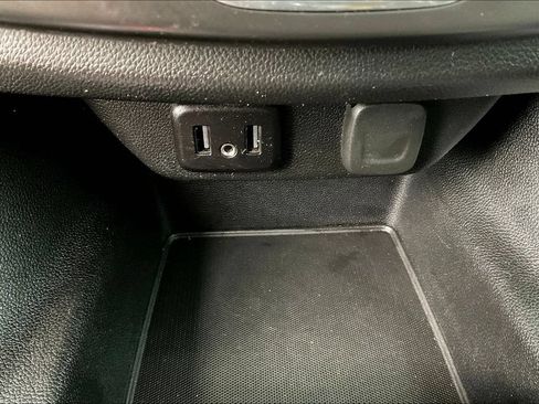 Used 2020 Chevrolet Traverse LS FWD image 15