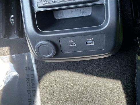 Used 2024 Nissan Ariya FWD image 34