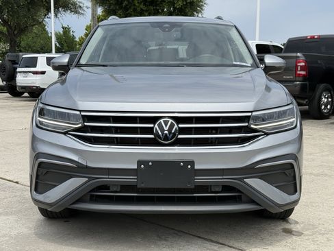 Used 2024 Volkswagen Tiguan SE AWD/4WD image 11
