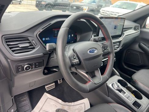 Certified 2023 Ford Escape ST-Line Select w/ Tech Pack #2 image 7