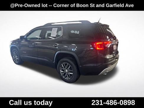 Used 2017 GMC Acadia SLT AWD/4WD image 3