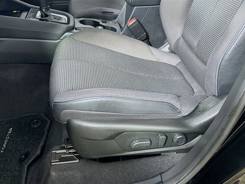Used 2025 Subaru Forester Premium AWD/4WD image 22