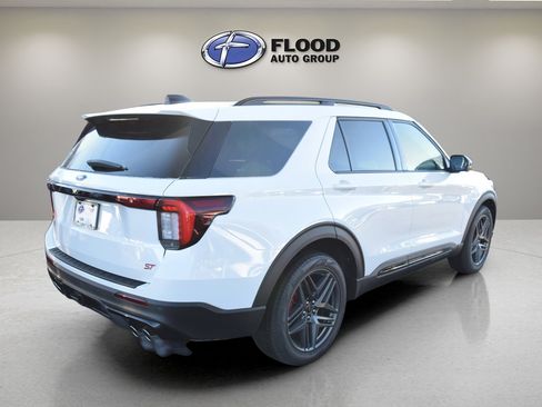 Used 2025 Ford Explorer ST w/ Sun And Sound Package image 2