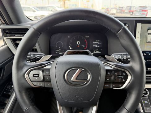 Used 2025 Lexus GX 550 w/ Cold Area Package AWD/4WD image 17
