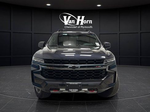 Used 2022 Chevrolet Tahoe Z71 w/ Luxury Package AWD/4WD image 2