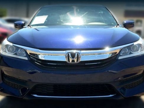 Used 2017 Honda Accord LX image 10