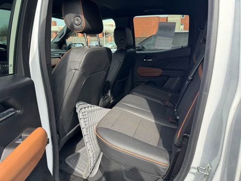 Used 2024 GMC Canyon AT4 image 15