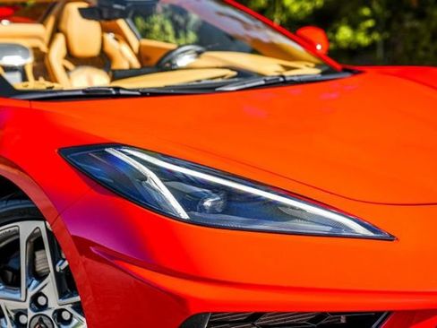 Used 2024 Chevrolet Corvette Stingray Premium Conv w/ Z51 Performance Package RWD image 8