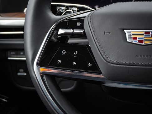 Used 2025 Cadillac Escalade Sport Platinum w/ LPO, ONYX Package image 19